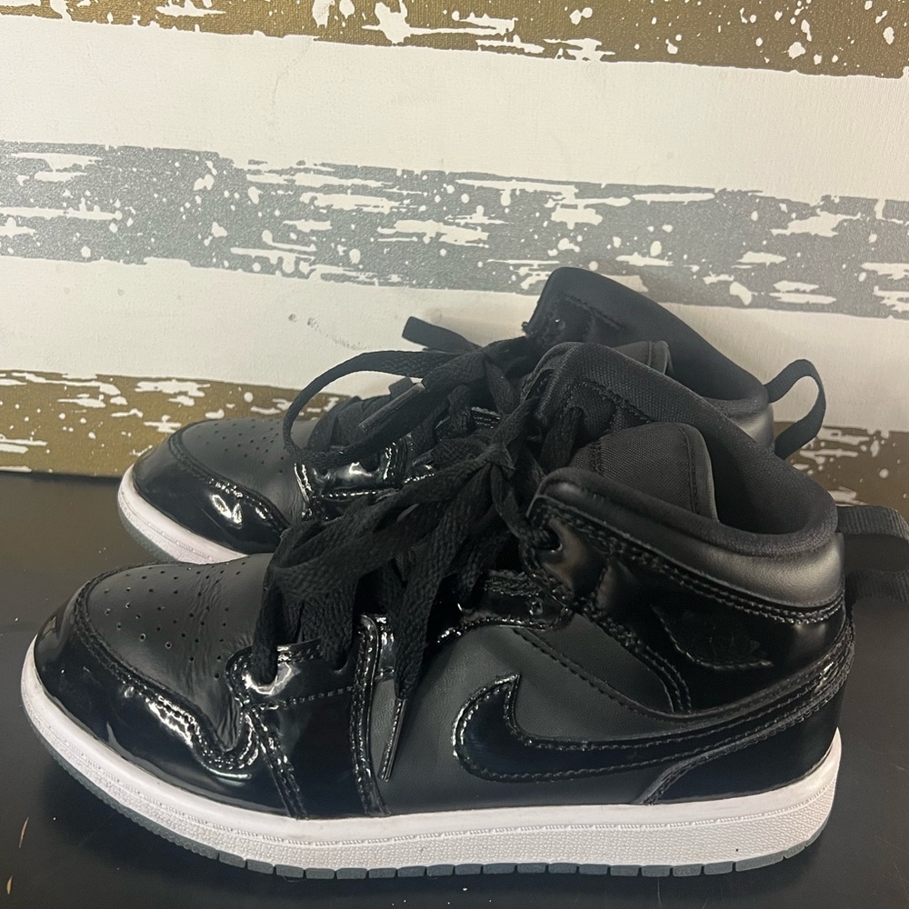 Jordan 1 Mid “Space Jam”